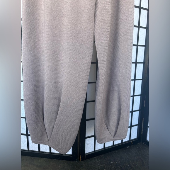 FREE PEOPLE Freya Sweater Set in Cashmere Combo
Color: Cashmere combo (SOLD OUT - Picture 8 of 11